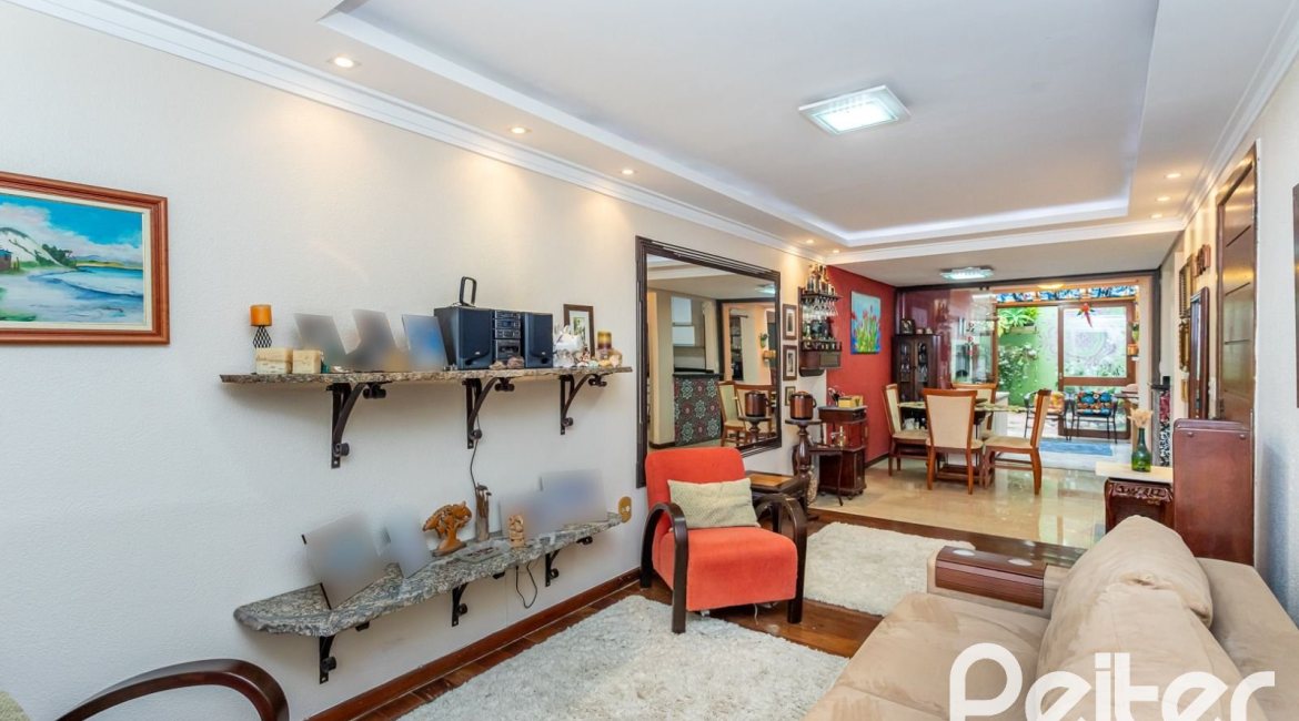 Casa em Condomínio à venda com 208m², 3 dormitórios, 1 suíte, 2 vagas, no bairro Tristeza em PORTO ALEGRE