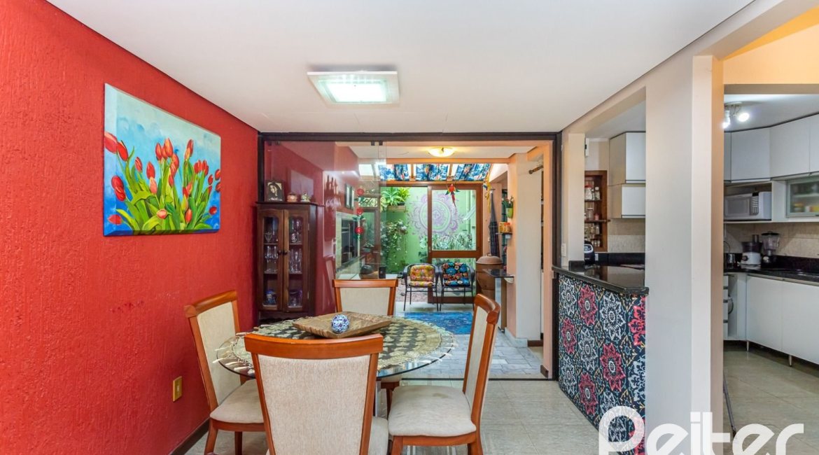 Casa em Condomínio à venda com 208m², 3 dormitórios, 1 suíte, 2 vagas, no bairro Tristeza em PORTO ALEGRE