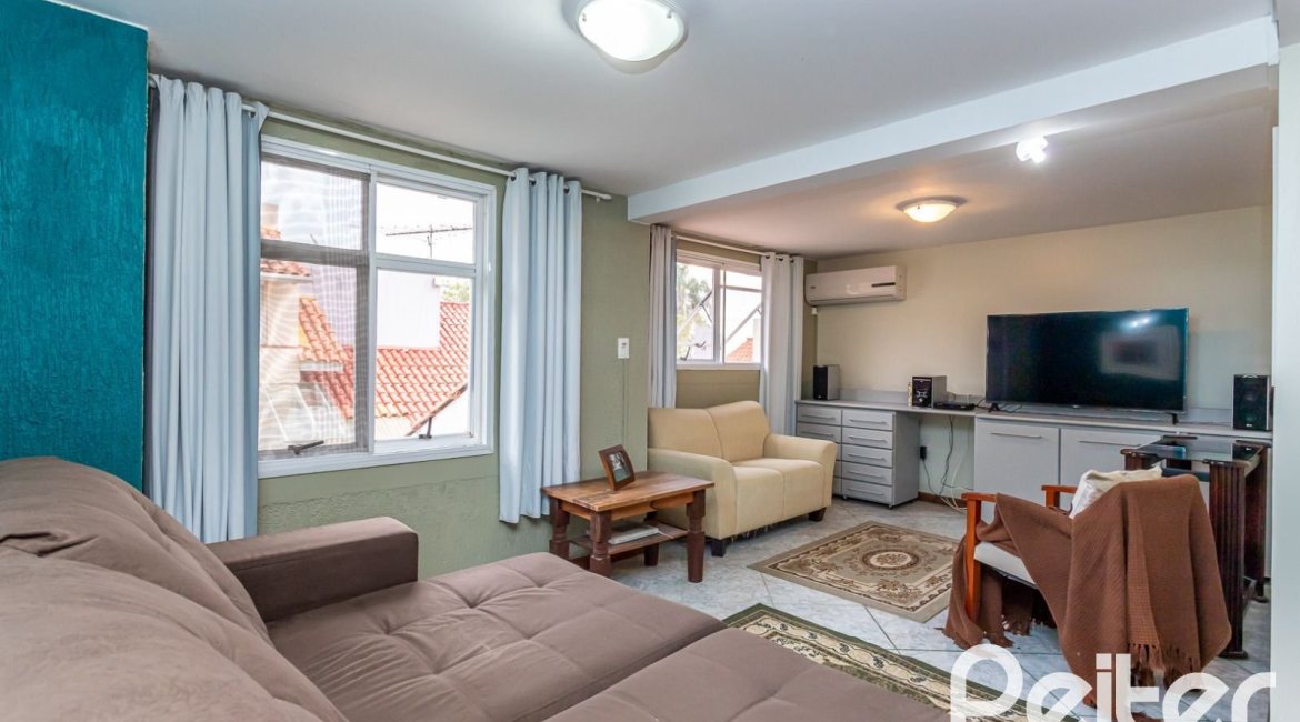 Casa em Condomínio à venda com 208m², 3 dormitórios, 1 suíte, 2 vagas, no bairro Tristeza em PORTO ALEGRE