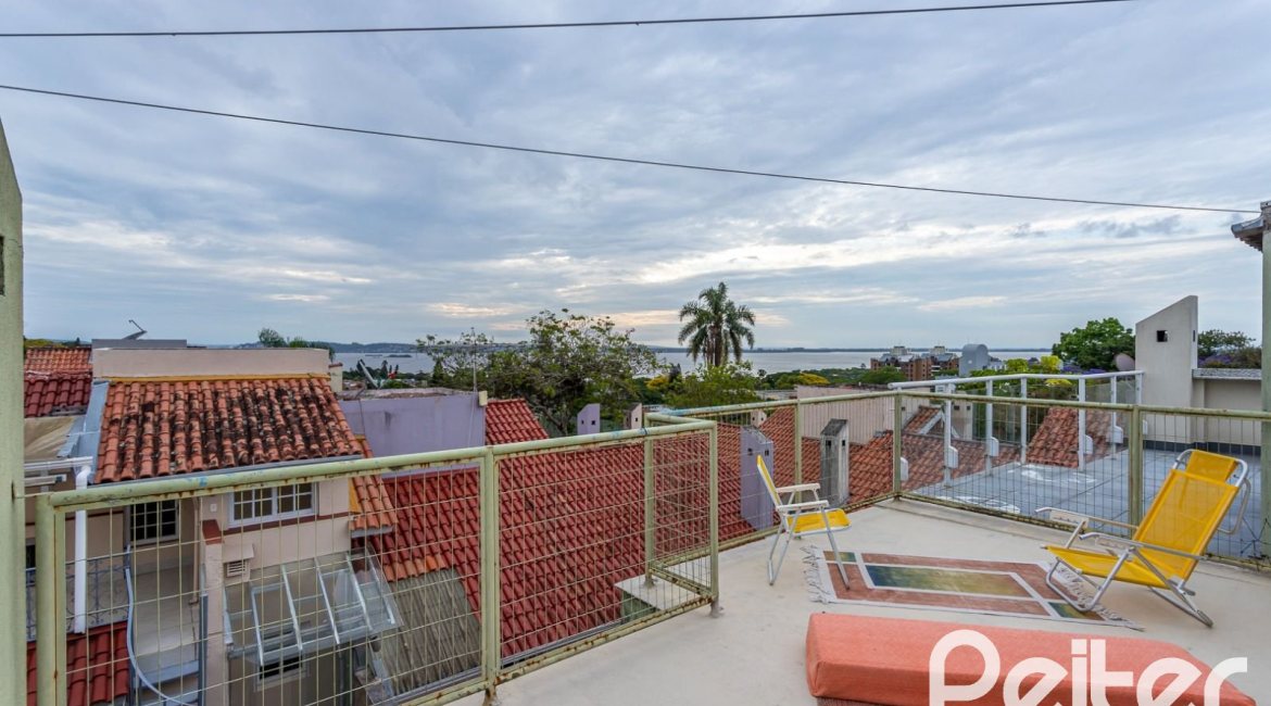 Casa em Condomínio à venda com 208m², 3 dormitórios, 1 suíte, 2 vagas, no bairro Tristeza em PORTO ALEGRE