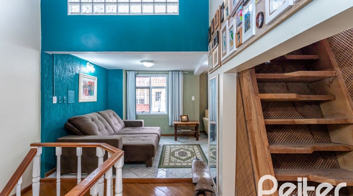 Casa em Condomínio à venda com 208m², 3 dormitórios, 1 suíte, 2 vagas, no bairro Tristeza em PORTO ALEGRE