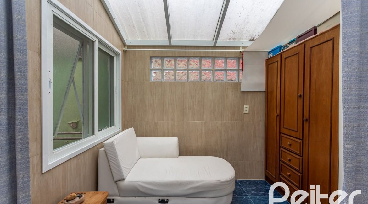 Casa em Condomínio à venda com 208m², 3 dormitórios, 1 suíte, 2 vagas, no bairro Tristeza em PORTO ALEGRE