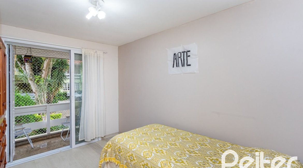 Casa em Condomínio à venda com 208m², 3 dormitórios, 1 suíte, 2 vagas, no bairro Tristeza em PORTO ALEGRE