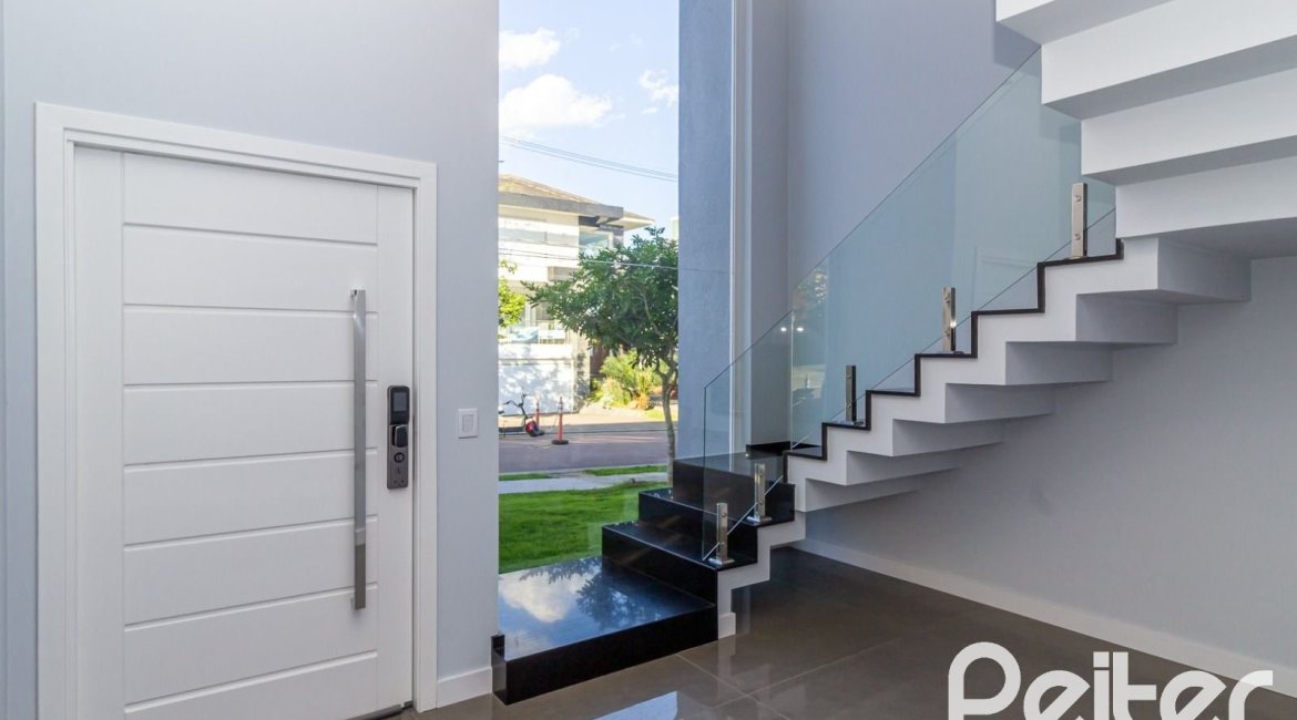 Casa em Condomínio à venda com 293m², 4 dormitórios, 4 suítes, 2 vagas, no bairro Alphaville em PORTO ALEGRE