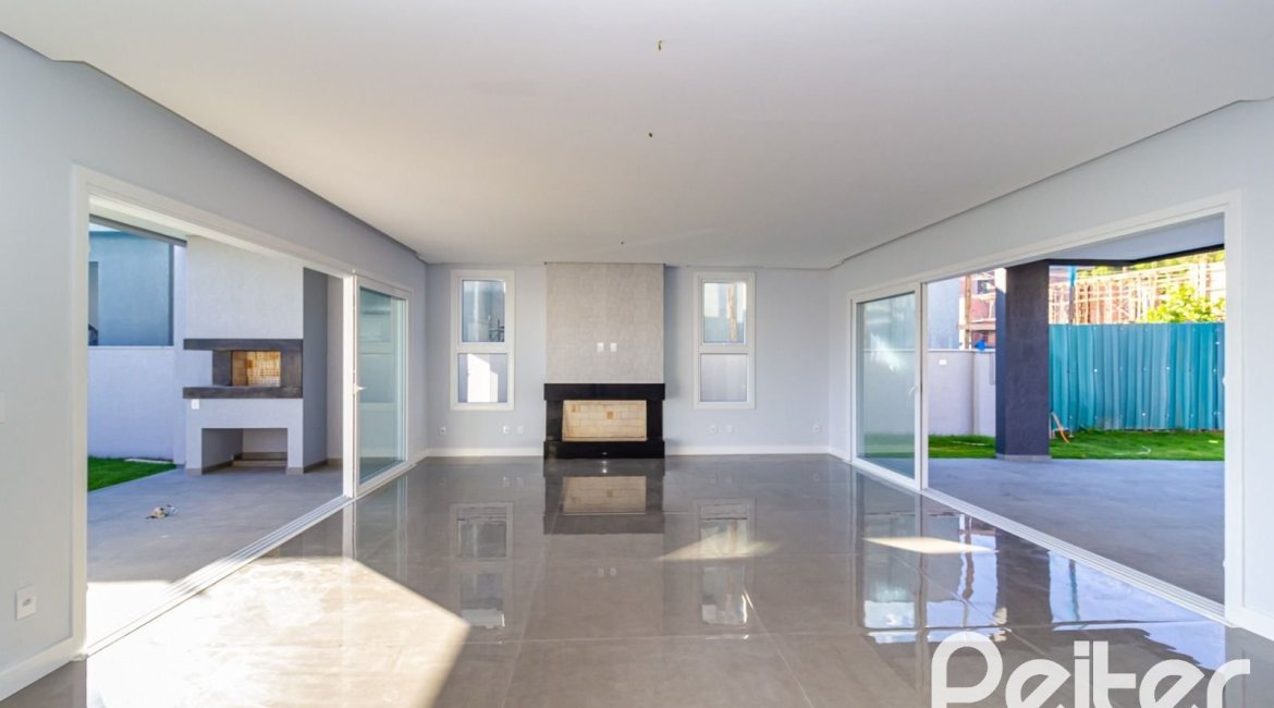 Casa em Condomínio à venda com 293m², 4 dormitórios, 4 suítes, 2 vagas, no bairro Alphaville em PORTO ALEGRE