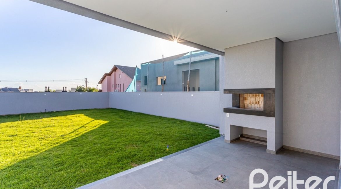 Casa em Condomínio à venda com 293m², 4 dormitórios, 4 suítes, 2 vagas, no bairro Alphaville em PORTO ALEGRE