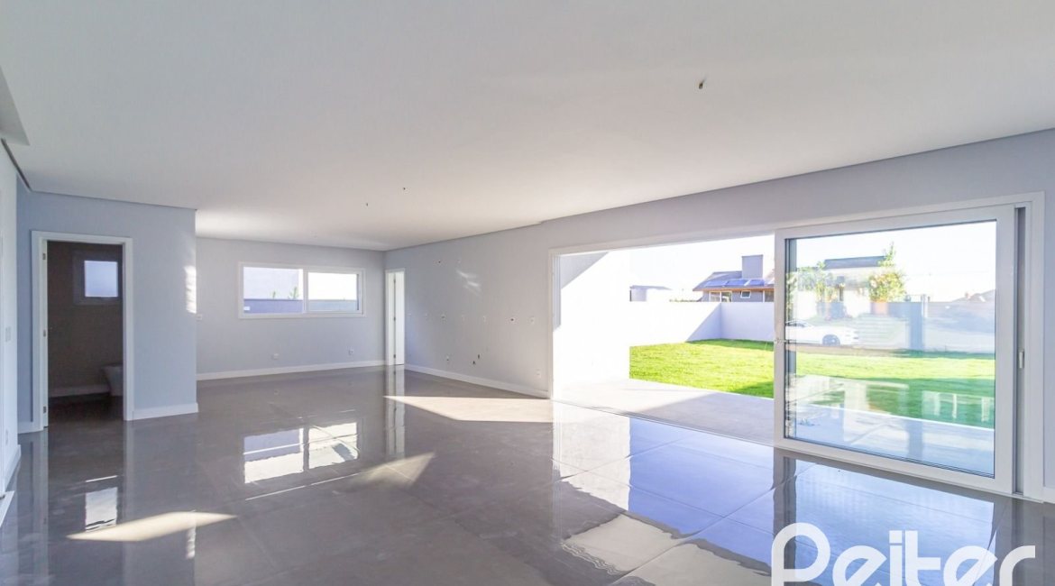 Casa em Condomínio à venda com 293m², 4 dormitórios, 4 suítes, 2 vagas, no bairro Alphaville em PORTO ALEGRE