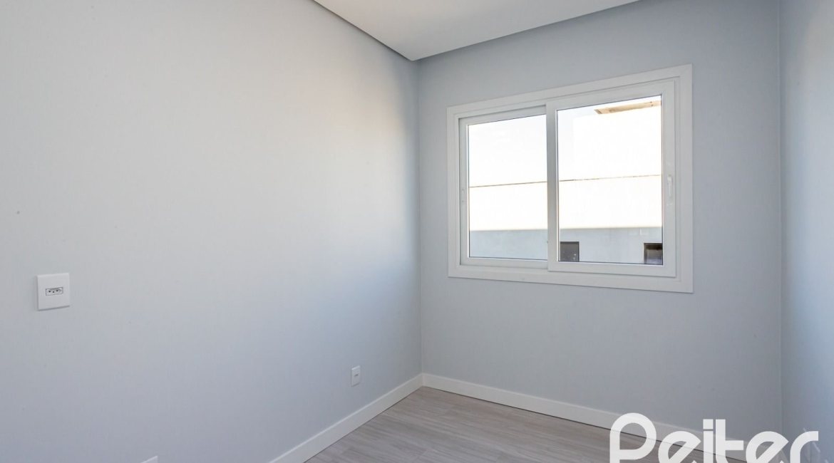 Casa em Condomínio à venda com 293m², 4 dormitórios, 4 suítes, 2 vagas, no bairro Alphaville em PORTO ALEGRE