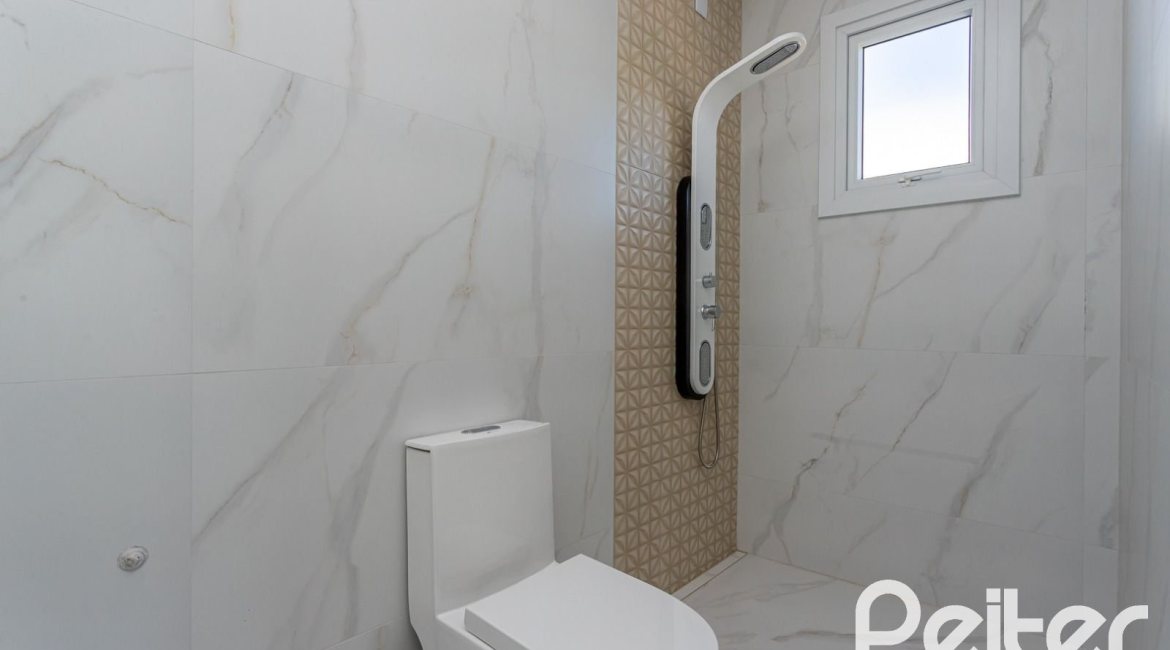 Casa em Condomínio à venda com 293m², 4 dormitórios, 4 suítes, 2 vagas, no bairro Alphaville em PORTO ALEGRE