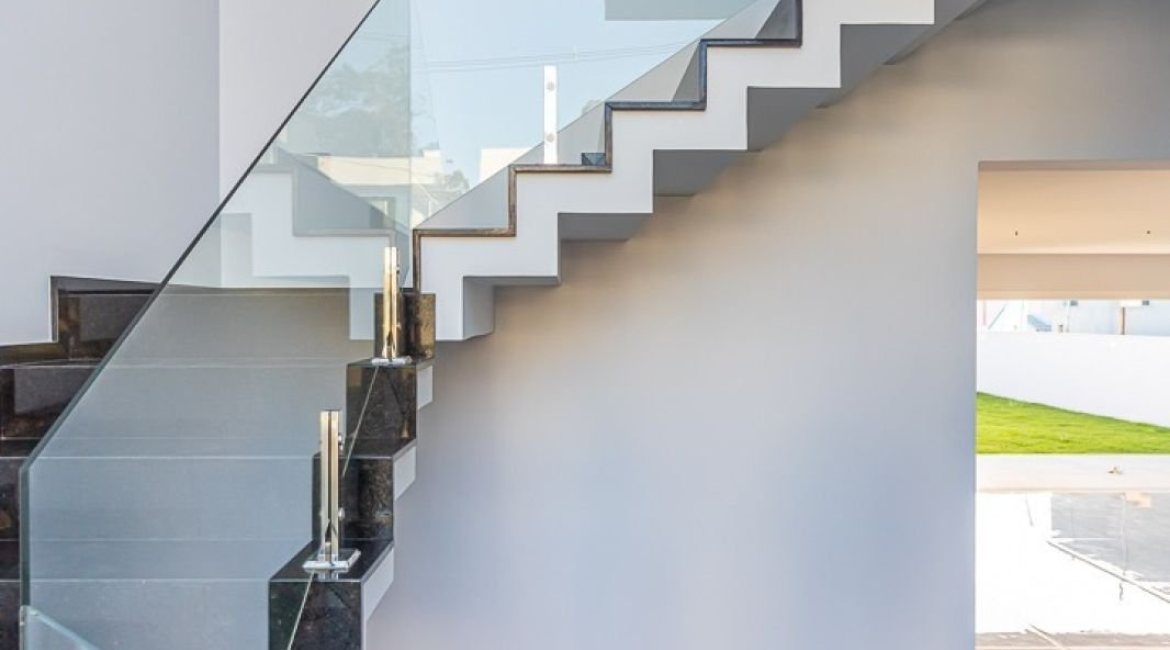 Casa em Condomínio à venda com 293m², 4 dormitórios, 4 suítes, 2 vagas, no bairro Alphaville em PORTO ALEGRE