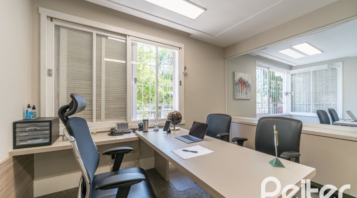  à venda, no bairro  em 