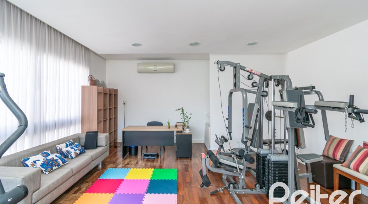 Casa à venda com 266m², 3 dormitórios, 2 suítes, 4 vagas, no bairro Jardim Isabel em Porto Alegre