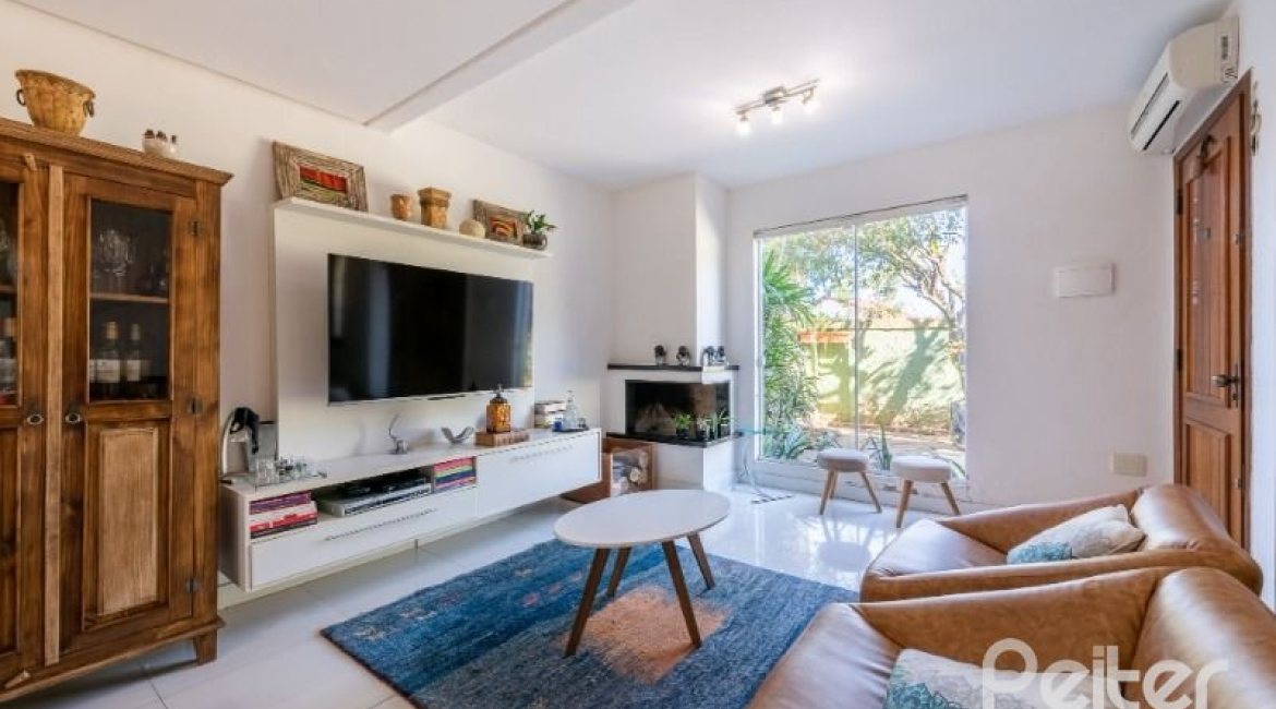 Casa em Condomínio à venda com 145m², 3 dormitórios, 1 suíte, 2 vagas, no bairro Ipanema em Porto Alegre