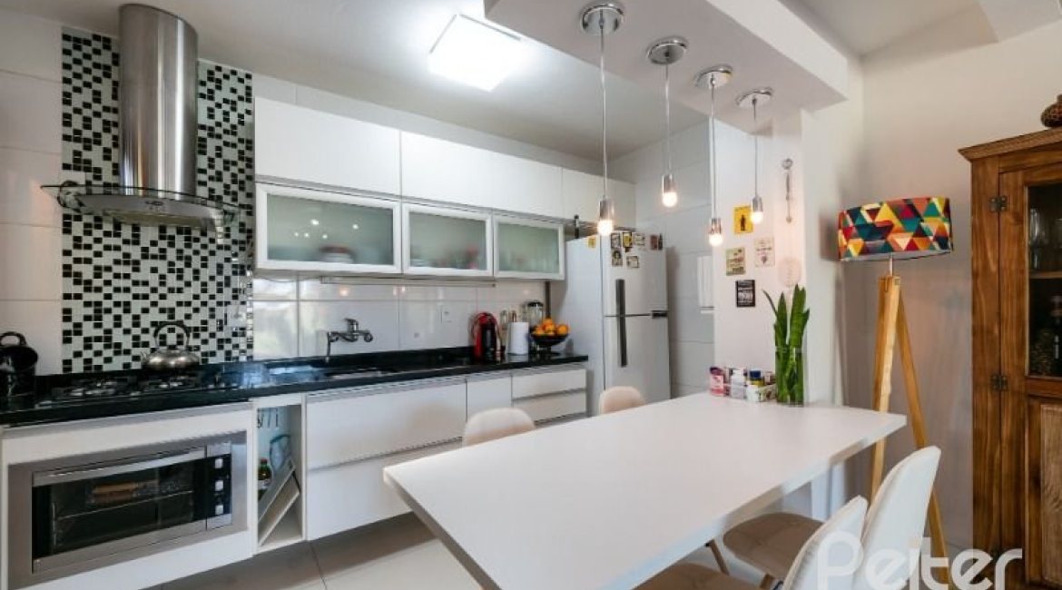 Casa em Condomínio à venda com 145m², 3 dormitórios, 1 suíte, 2 vagas, no bairro Ipanema em Porto Alegre