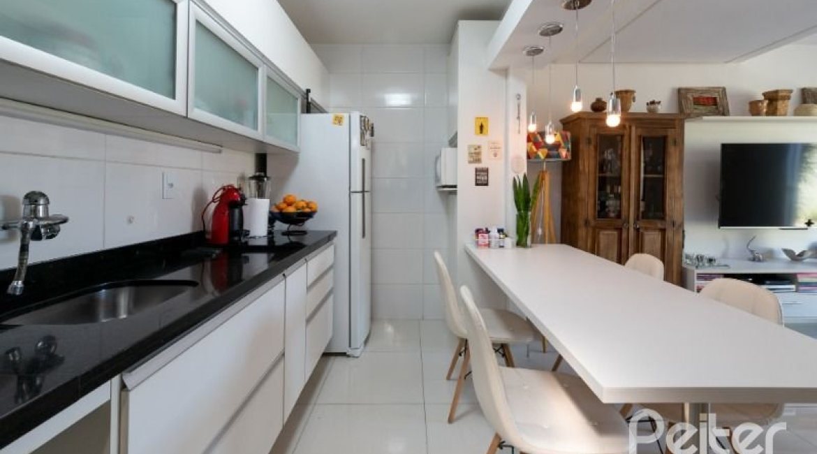 Casa em Condomínio à venda com 145m², 3 dormitórios, 1 suíte, 2 vagas, no bairro Ipanema em Porto Alegre