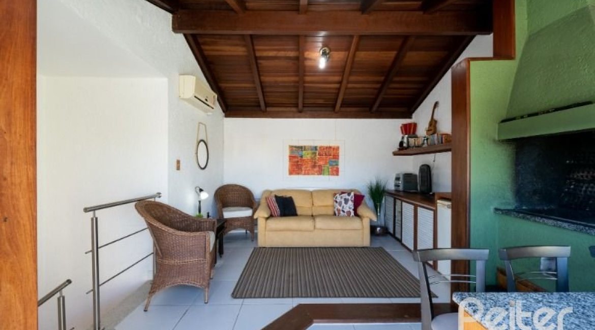 Casa em Condomínio à venda com 145m², 3 dormitórios, 1 suíte, 2 vagas, no bairro Ipanema em Porto Alegre