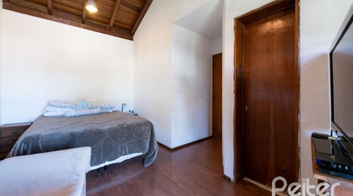 Casa em Condomínio à venda com 145m², 3 dormitórios, 1 suíte, 2 vagas, no bairro Ipanema em Porto Alegre