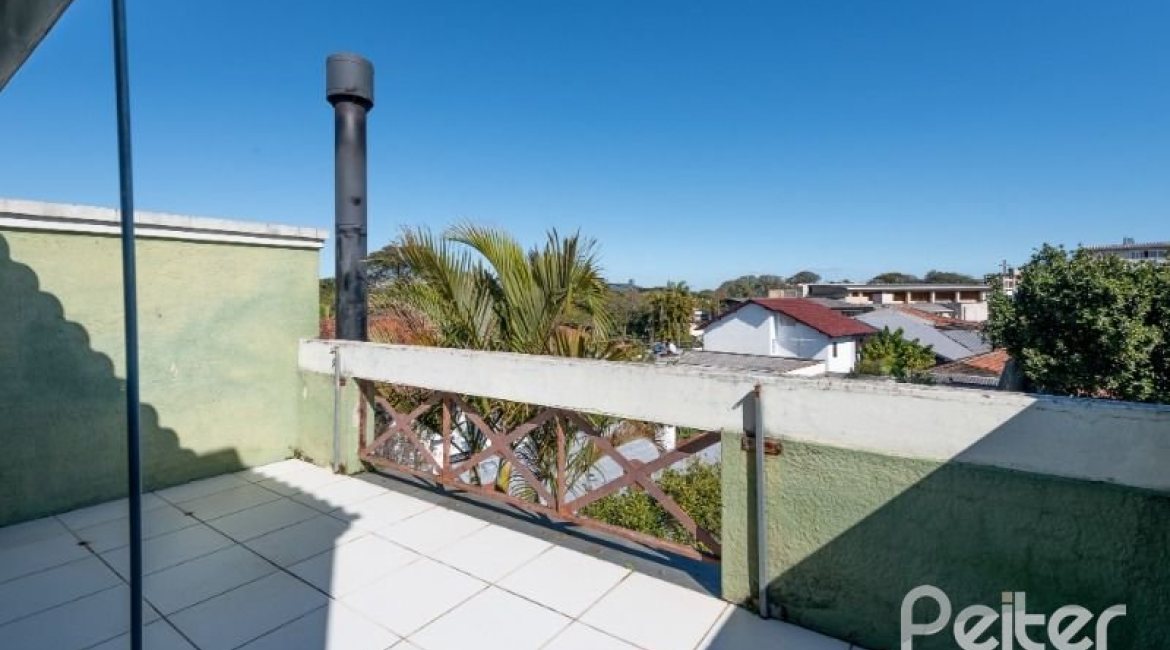 Casa em Condomínio à venda com 145m², 3 dormitórios, 1 suíte, 2 vagas, no bairro Ipanema em Porto Alegre