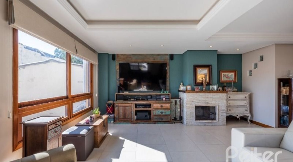 Casa em Condomínio à venda com 219m², 3 dormitórios, 1 suíte, 3 vagas, no bairro Tristeza em Porto Alegre