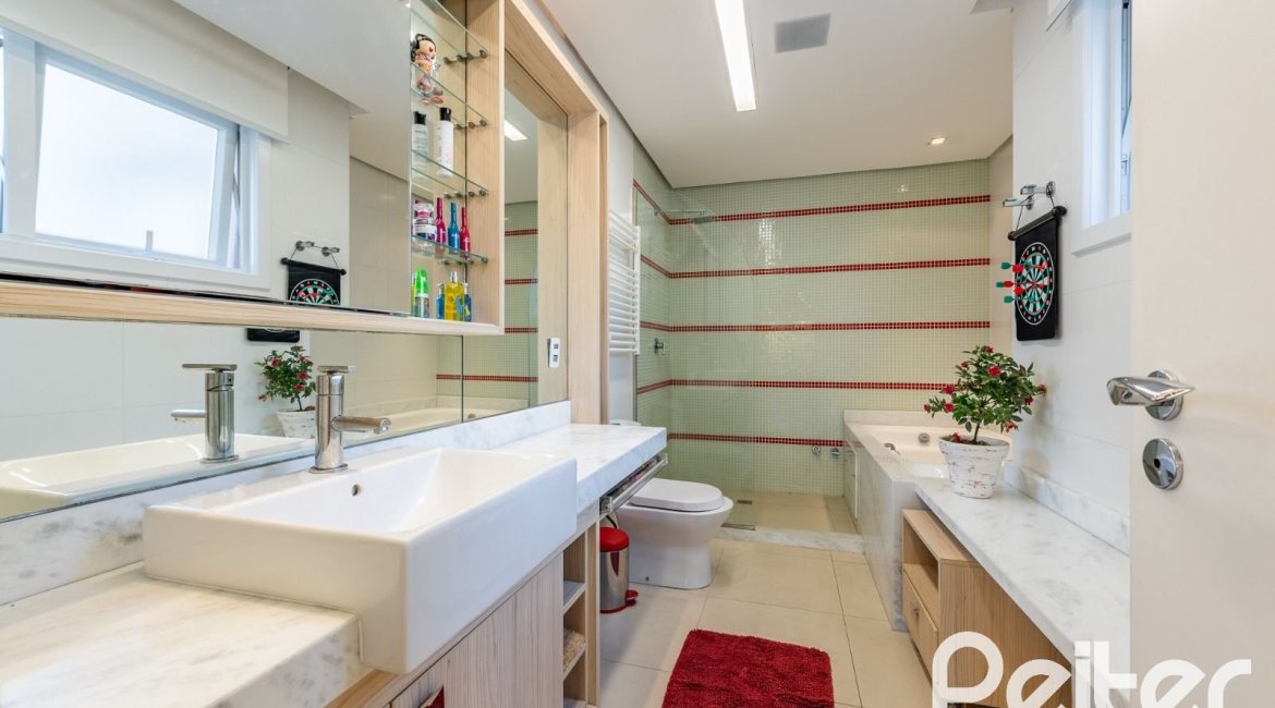 Casa em Condomínio à venda com 568m², 4 dormitórios, 4 suítes, 5 vagas, no bairro Pedra Redonda em PORTO ALEGRE