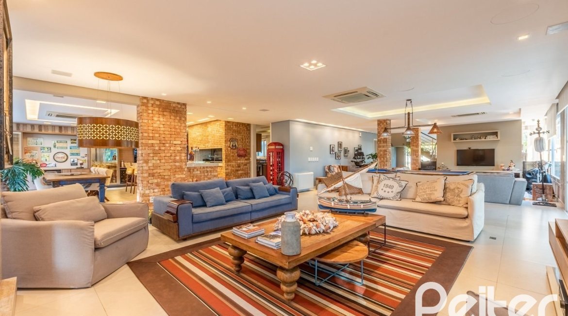Casa em Condomínio à venda com 568m², 4 dormitórios, 4 suítes, 5 vagas, no bairro Pedra Redonda em PORTO ALEGRE