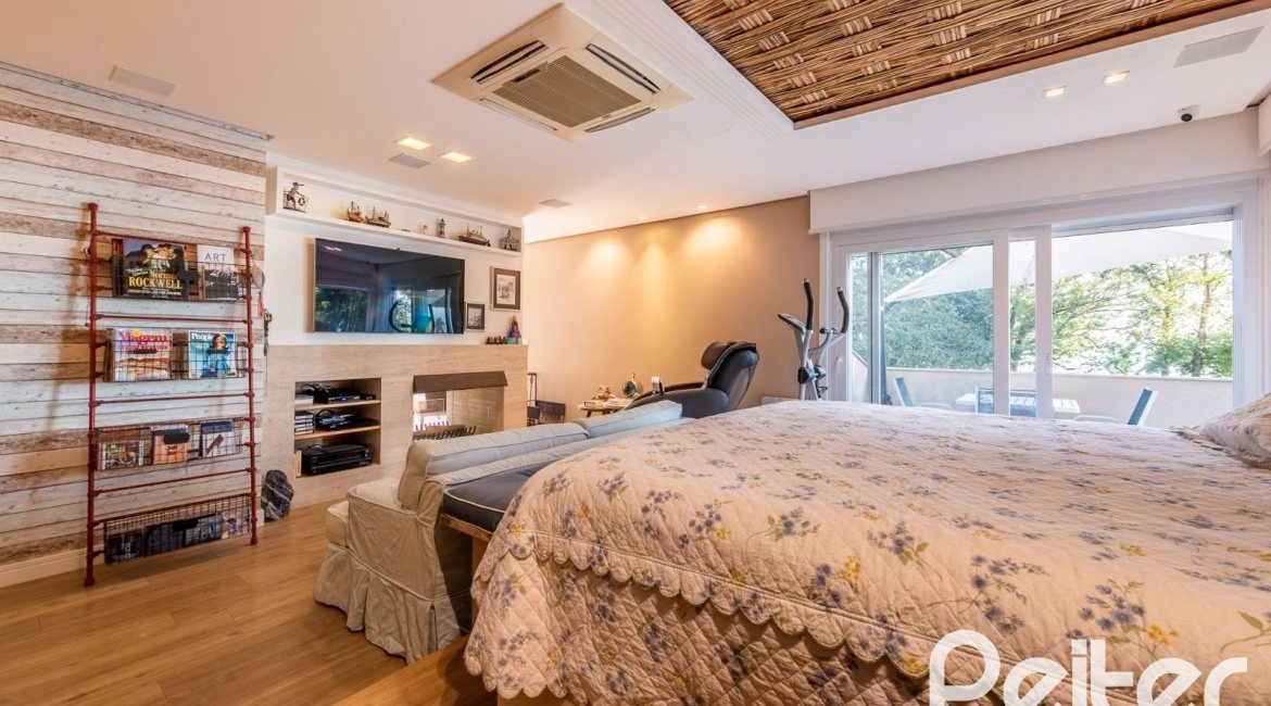 Casa em Condomínio à venda com 568m², 4 dormitórios, 4 suítes, 5 vagas, no bairro Pedra Redonda em PORTO ALEGRE