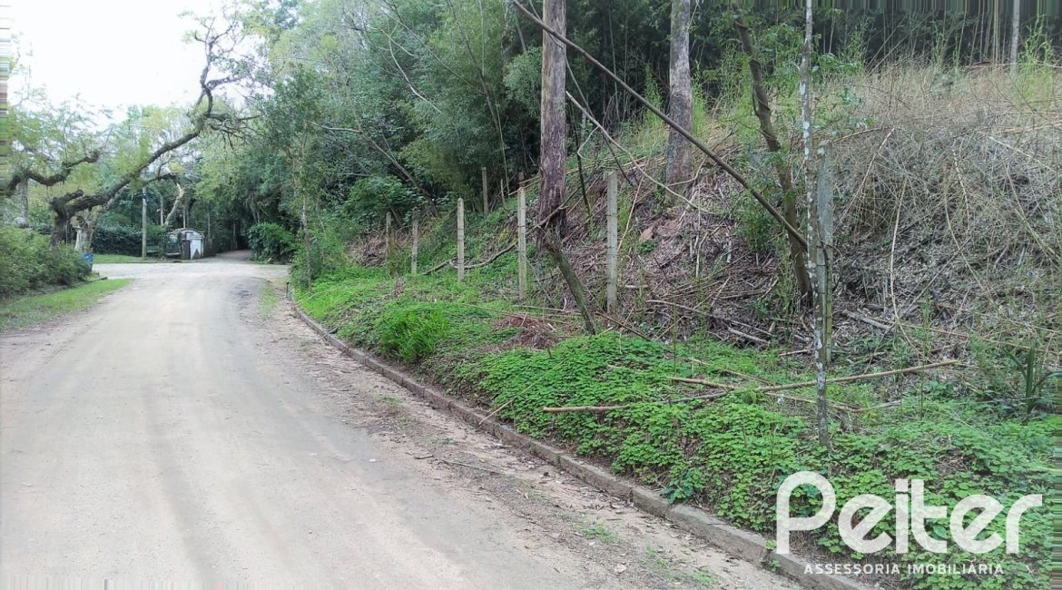 Terreno à venda com 904m², no bairro Ponta Grossa em Porto Alegre