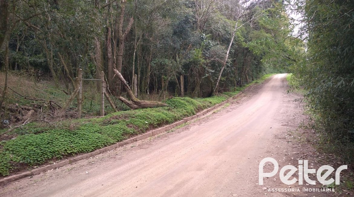 Terreno à venda com 904m², no bairro Ponta Grossa em Porto Alegre