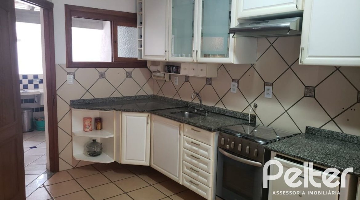 Casa em Condomínio à venda com 300m², 3 dormitórios, 3 suítes, 3 vagas, no bairro Ipanema em Porto Alegre