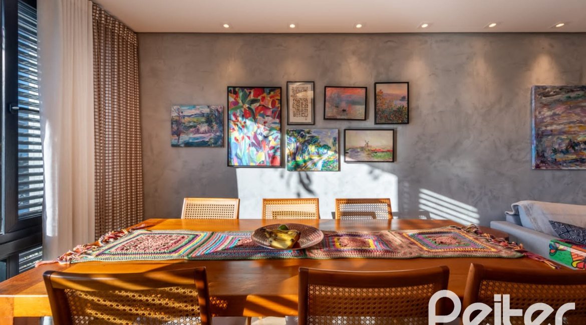 Cobertura à venda com 196m², 3 dormitórios, 1 suíte, 2 vagas, no bairro Tristeza em Porto Alegre