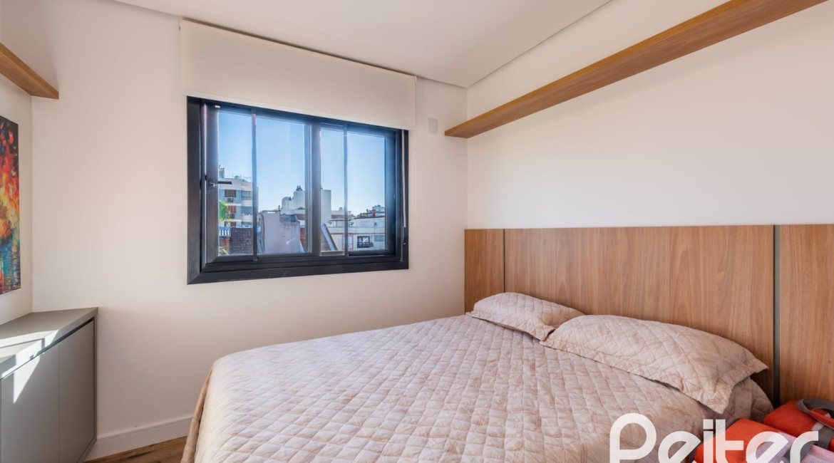 Cobertura à venda com 196m², 3 dormitórios, 1 suíte, 2 vagas, no bairro Tristeza em Porto Alegre