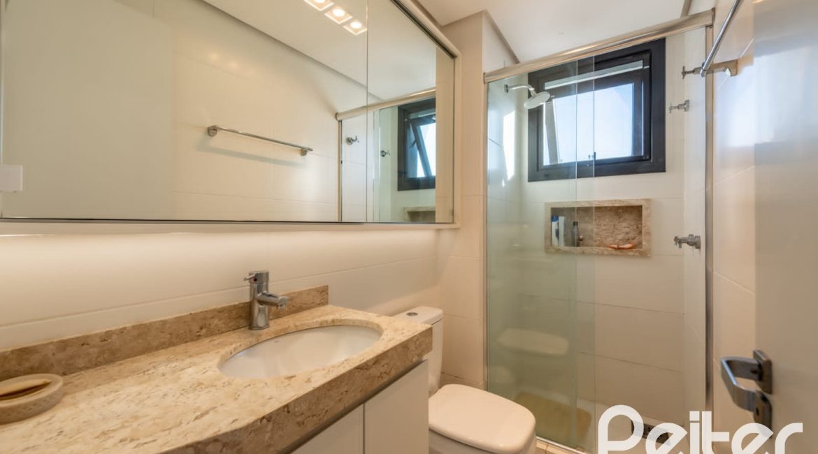 Cobertura à venda com 196m², 3 dormitórios, 1 suíte, 2 vagas, no bairro Tristeza em Porto Alegre