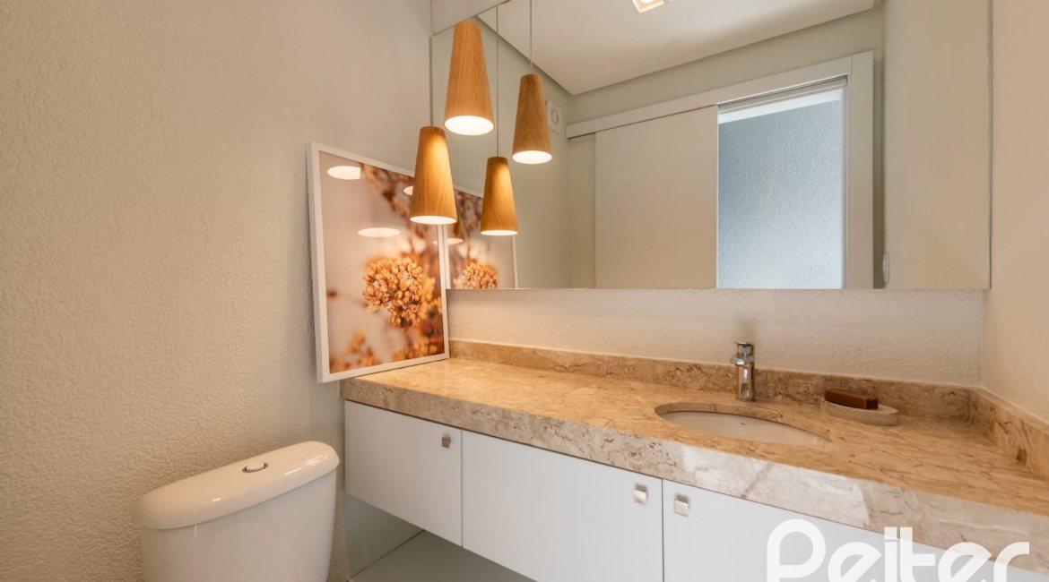 Cobertura à venda com 196m², 3 dormitórios, 1 suíte, 2 vagas, no bairro Tristeza em Porto Alegre