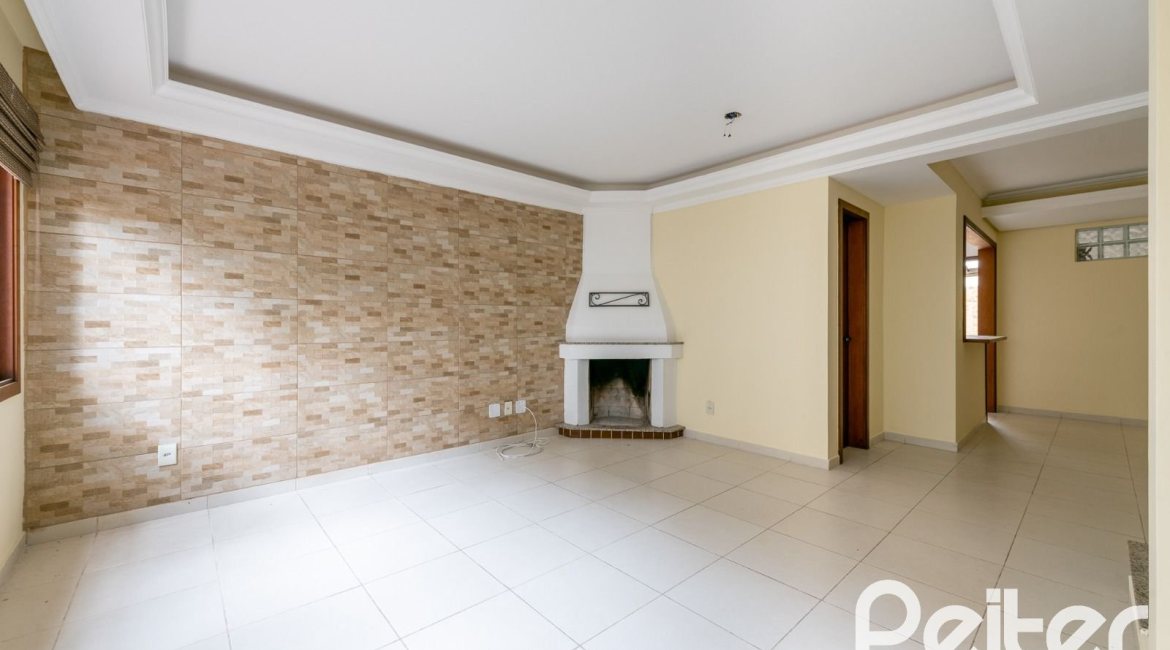 Casa em Condomínio à venda com 273m², 3 dormitórios, 3 suítes, 3 vagas, no bairro Vila Assunção em Porto Alegre