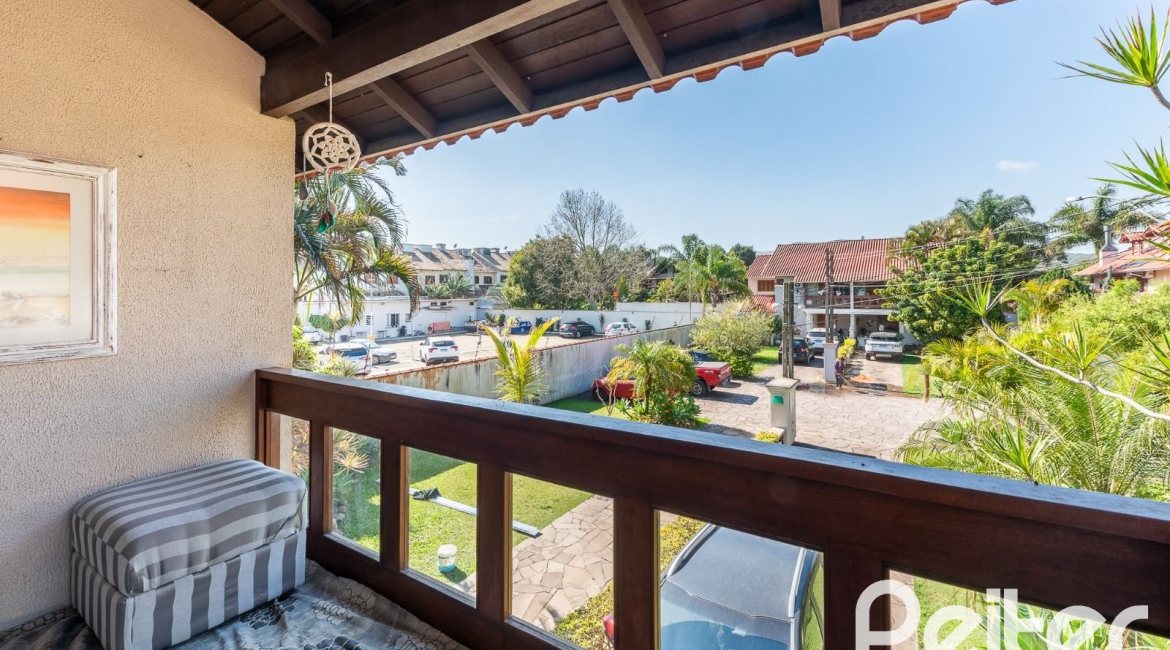 Casa em Condomínio à venda com 233m², 3 dormitórios, 1 suíte, 5 vagas, no bairro Ipanema em Porto Alegre