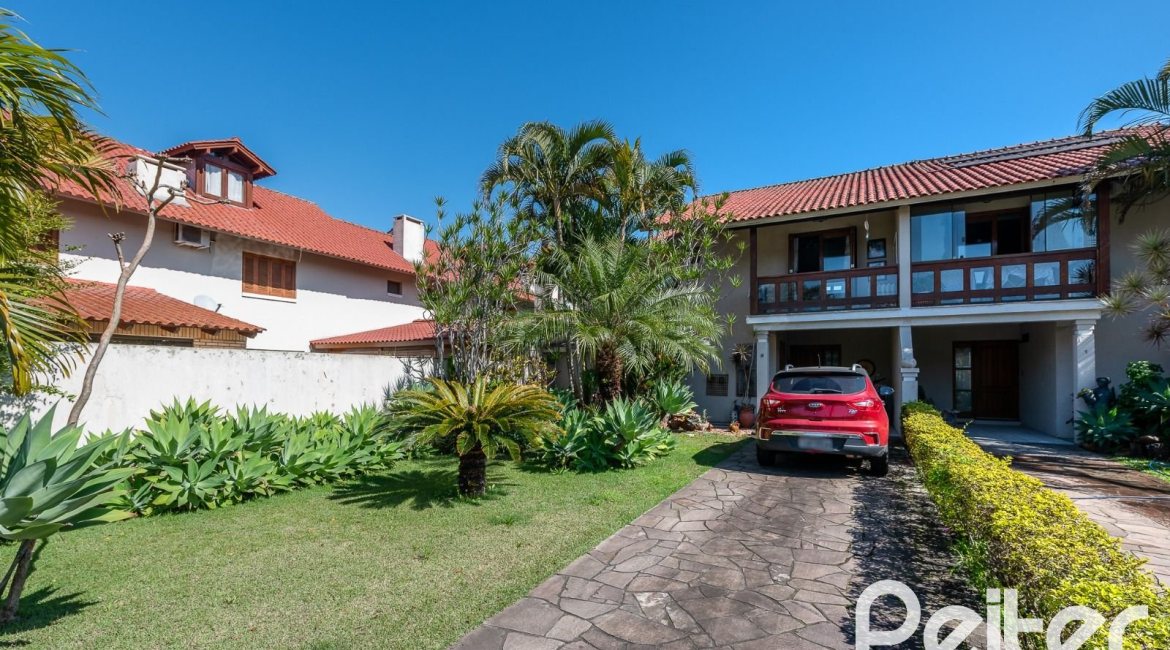 Casa em Condomínio à venda com 233m², 3 dormitórios, 1 suíte, 5 vagas, no bairro Ipanema em Porto Alegre