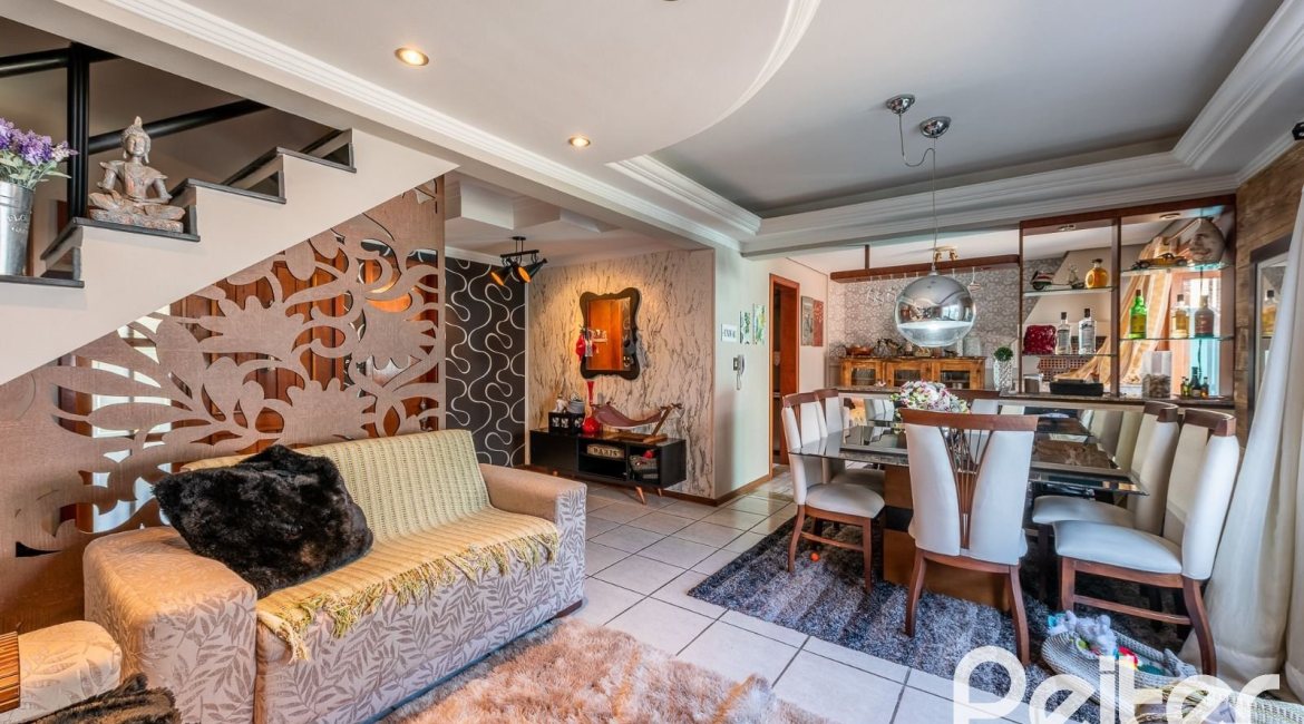 Casa em Condomínio à venda com 233m², 3 dormitórios, 1 suíte, 5 vagas, no bairro Ipanema em Porto Alegre