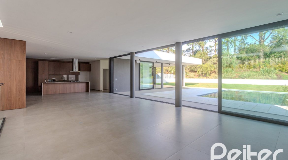 Casa em Condomínio à venda com 434m², 4 dormitórios, 4 suítes, 6 vagas, no bairro Terra Ville em PORTO ALEGRE