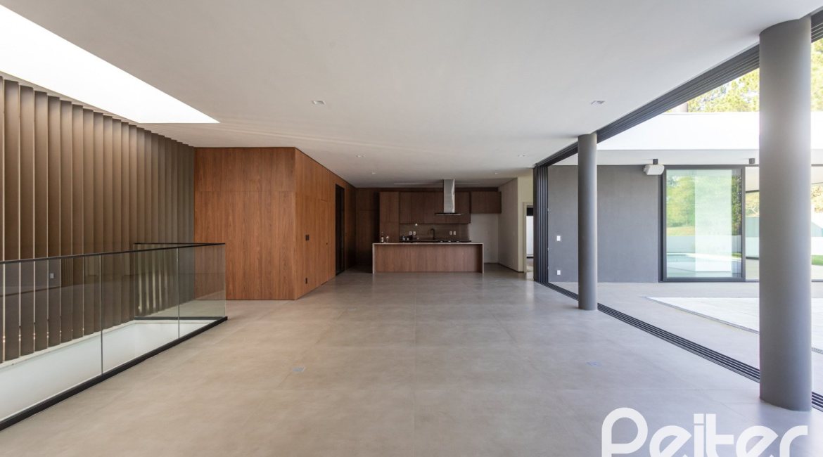 Casa em Condomínio à venda com 434m², 4 dormitórios, 4 suítes, 6 vagas, no bairro Terra Ville em PORTO ALEGRE