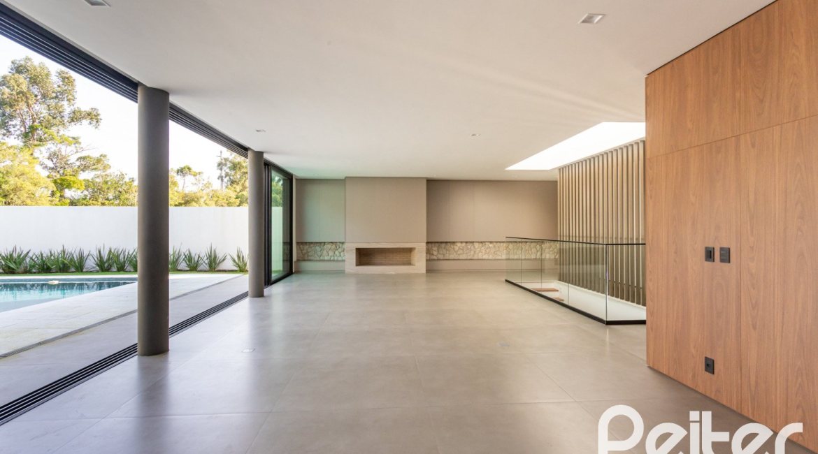 Casa em Condomínio à venda com 434m², 4 dormitórios, 4 suítes, 6 vagas, no bairro Terra Ville em PORTO ALEGRE
