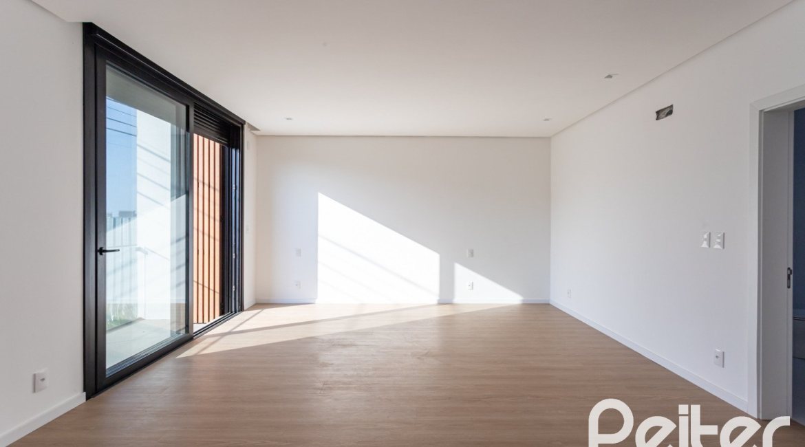 Casa em Condomínio à venda com 434m², 4 dormitórios, 4 suítes, 6 vagas, no bairro Terra Ville em PORTO ALEGRE