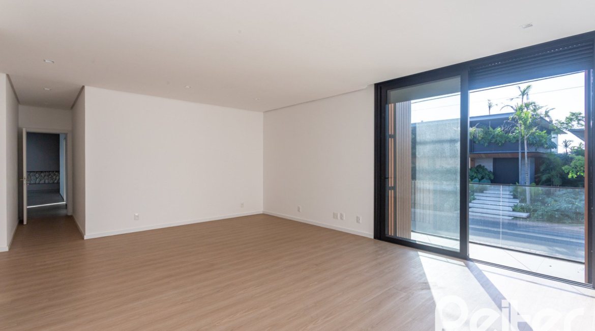 Casa em Condomínio à venda com 434m², 4 dormitórios, 4 suítes, 6 vagas, no bairro Terra Ville em PORTO ALEGRE