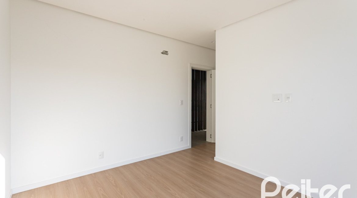 Casa em Condomínio à venda com 434m², 4 dormitórios, 4 suítes, 6 vagas, no bairro Terra Ville em PORTO ALEGRE