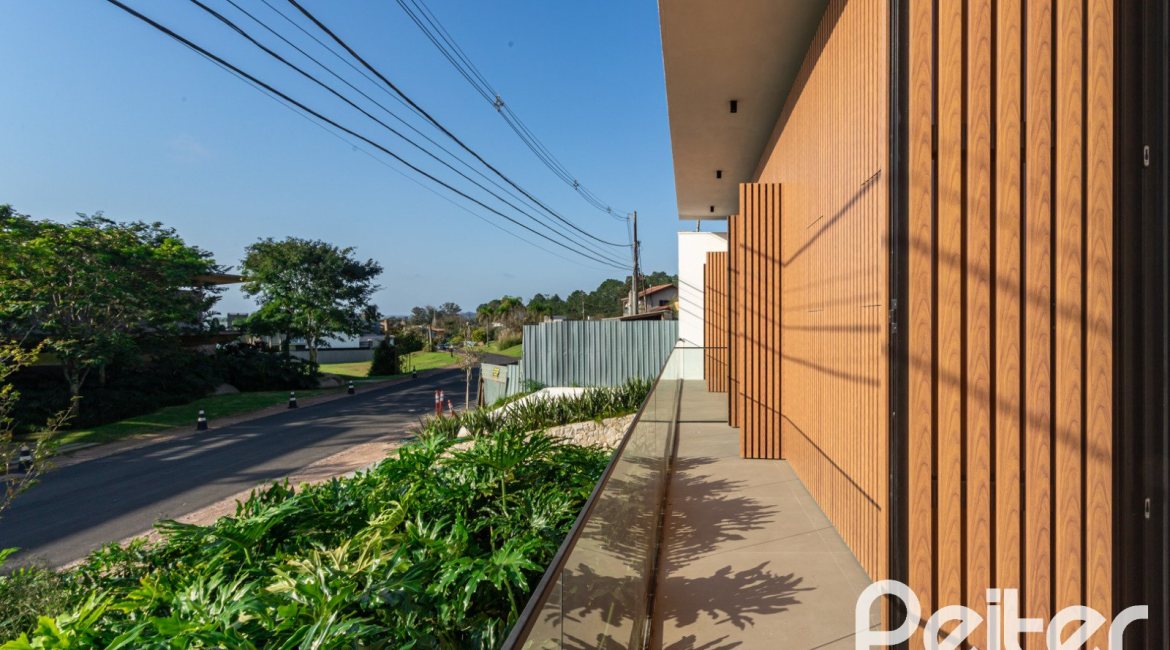 Casa em Condomínio à venda com 434m², 4 dormitórios, 4 suítes, 6 vagas, no bairro Terra Ville em PORTO ALEGRE