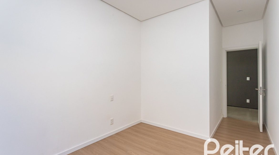 Casa em Condomínio à venda com 434m², 4 dormitórios, 4 suítes, 6 vagas, no bairro Terra Ville em PORTO ALEGRE
