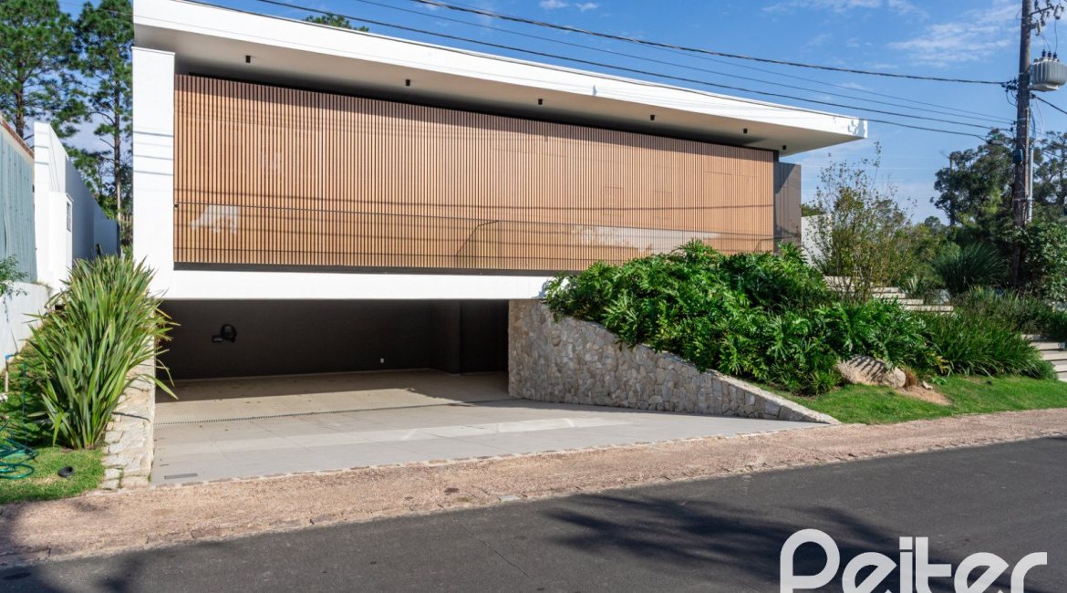 Casa em Condomínio à venda com 434m², 4 dormitórios, 4 suítes, 6 vagas, no bairro Terra Ville em PORTO ALEGRE