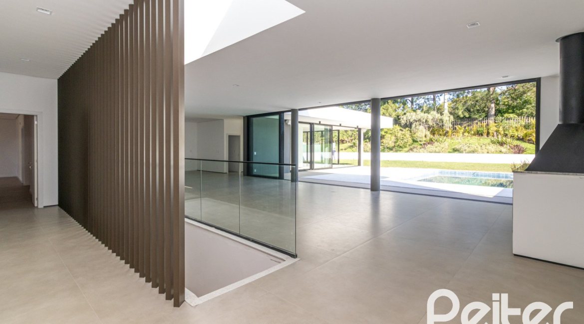 Casa em Condomínio à venda com 434m², 4 dormitórios, 4 suítes, 6 vagas, no bairro Terra Ville em PORTO ALEGRE