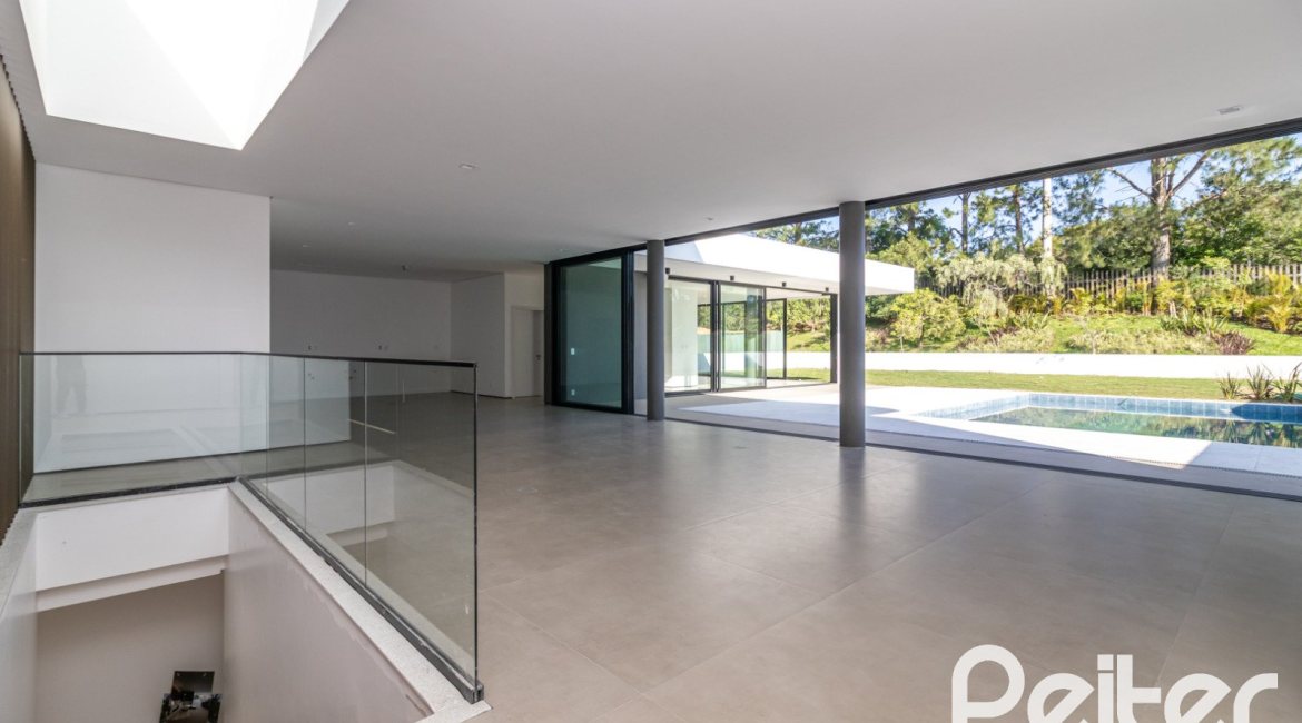 Casa em Condomínio à venda com 434m², 4 dormitórios, 4 suítes, 6 vagas, no bairro Terra Ville em PORTO ALEGRE