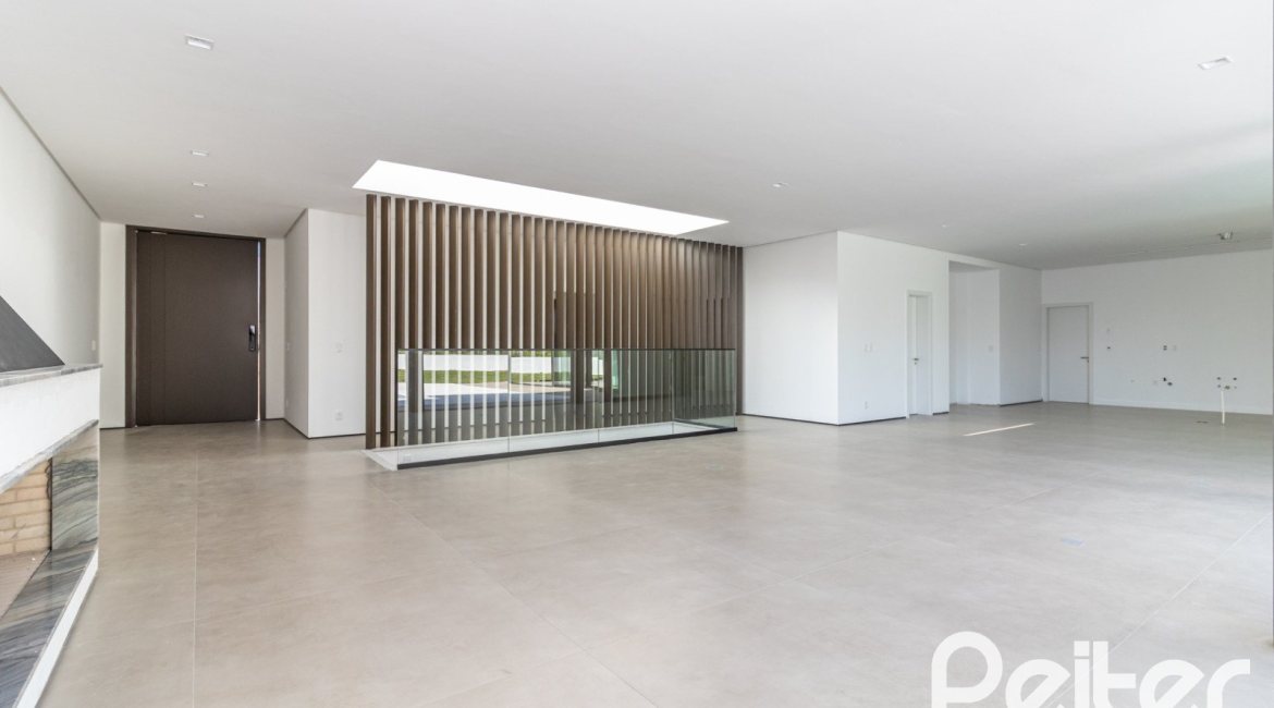 Casa em Condomínio à venda com 434m², 4 dormitórios, 4 suítes, 6 vagas, no bairro Terra Ville em PORTO ALEGRE
