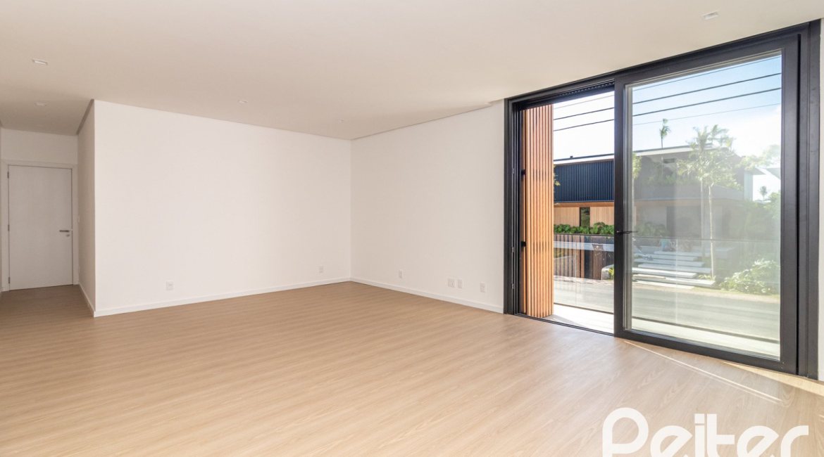 Casa em Condomínio à venda com 434m², 4 dormitórios, 4 suítes, 6 vagas, no bairro Terra Ville em PORTO ALEGRE